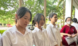 Sáng nay, thí sinh dự bài thi môn Lịch sử.