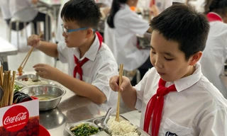 Mở cửa trường nhưng không bán trú, phụ huynh than khó