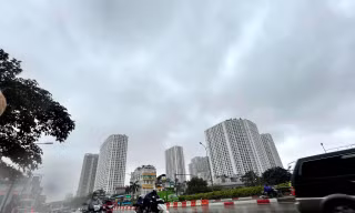 Bão tan nhưng miền Bắc mưa nhiều ngày tới