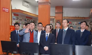 Thứ trưởng Phạm Ngọc Thưởng: Thầy cô giáo là tấm gương tự học và truyền cảm hứng cho học sinh