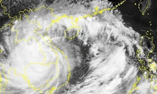 Bão suy yếu thành áp thấp nhiệt đới, mưa mở rộng miền Bắc, Thanh Hóa - Quảng Bình