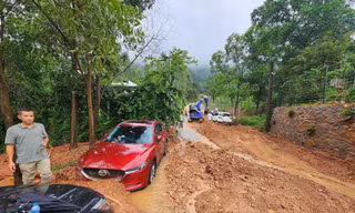 Mưa lớn kéo dài nhiều ngày tới, nguy cơ sạt lở đất và lũ quét khắp nơi