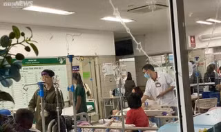 Hà Nội: 41 học sinh nhập viện sau bữa ăn trưa khi đi dã ngoại