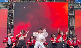 Hà Nội: Học sinh THPT Việt Đức 'cháy' hết mình với 'Viet Duc’s Stars 2023'