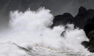 Biển Đông xuất hiện vùng áp thấp, có khả năng mạnh thêm