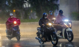 Hoàn lưu vùng áp thấp suy yếu từ bão số 6 kết hợp với đới gió đông gây mưa lớn cho các tỉnh Bắc Trung Bộ và Bắc Bộ. 