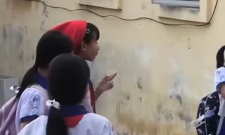 Cảnh báo: Không chỉ hút thuốc, trẻ tiểu học có thể làm nhiều điều khiến người lớn bất ngờ