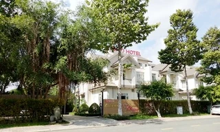 Vụ giết người đổ bê tông: Nghi can không làm gì, tiền đâu để tu luyện?