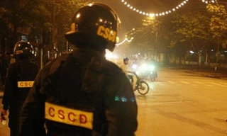 Bắt đối tượng livestream rồi chém cảnh sát cơ động