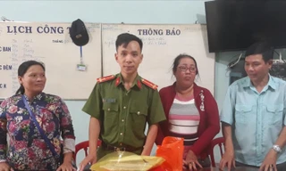 Người phụ nữ bán vé số trả lại túi xách chứa trăm triệu