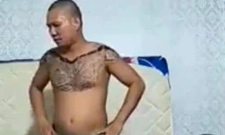 Công an làm việc với gã chồng đánh vợ dã man rồi quay clip tung lên mạng