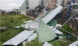 Nổ lớn tại cty bia khiến mái tôn bay tung toé, 1 người tử vong