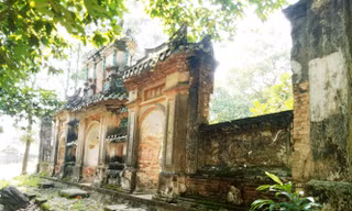 Tận thấy khu mộ cổ bị lãng quên của người giàu nhất Thủ Dầu Một xưa