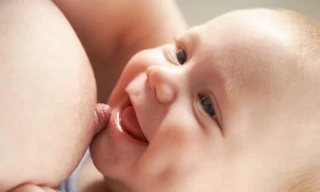 Thêm một lợi ích mới của việc nuôi con bằng sữa mẹ