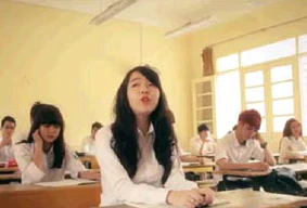 Clip tuổi học trò tóc vàng, tóc đỏ gây tranh cãi