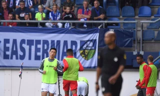 Văn Hậu dự bị tại SC Heereveen, cổ động viên an ủi 'mới là trận đầu tiên'