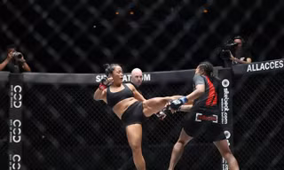 Nữ võ sỹ gốc Việt hạ tay đấm Indonesia ở đấu trường MMA châu Á