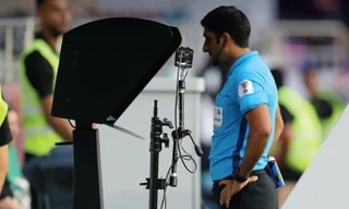 Giới chuyên môn lên tiếng về tình huống VAR dẫn đến bàn thua của Việt Nam