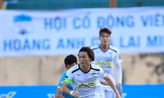 Vừa trở lại sau chấn thương, Tuấn Anh thi đấu tròn vai trước khi rời sân ở phút 84. 