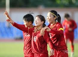 Tuyển nữ Việt Nam nhận thưởng nóng 1 tỷ đồng và...100 kg trái cây