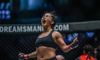 Nữ võ sĩ người Mỹ gốc Việt Bi Nguyễn