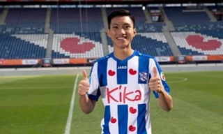 Văn Hậu có tên trong danh sách đăng ký trận SC Heerenveen - Utrecht