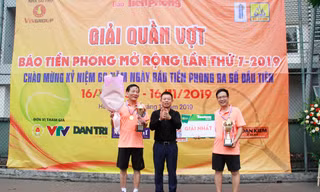 Cặp đôi Tạp chí Nhà đầu tư vô địch giải Quần vợt báo Tiền Phong mở rộng 2019
