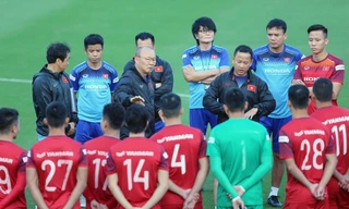 HLV Park Hang Seo được bố trí 2 trợ lý ngôn ngữ riêng biệt