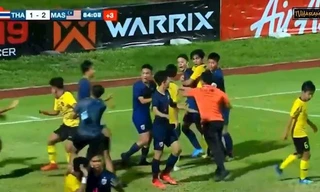 Thái Lan xin lỗi vì màn đấu võ, Malaysia ăn mừng kiểu 'giấc ngủ bình yên'