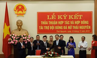 Nữ cầu thủ Thái Nguyên thoát cảnh 'sáng làm công nhân, chiều đi đá bóng'