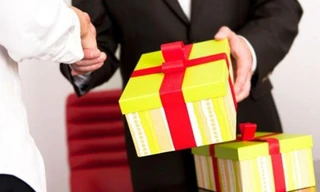 Thủ tướng nghiêm cấm biếu, tặng quà Tết dưới mọi hình thức
