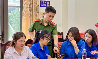 Tham gia góp ý dự thảo sửa đổi Hiến pháp 2013 qua VNeID là nhiệm vụ chính trị quan trọng