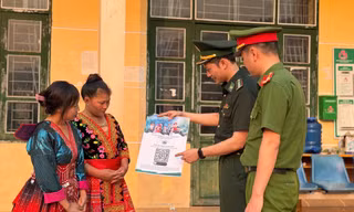 Hòm thư tố giác điện tử ẩn danh: ‘Vũ khí’ mềm của lính Biên phòng nơi biên cương
