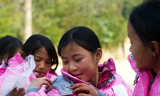 Quần áo rách cũng quý