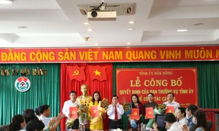Toàn cảnh buổi lễ công bố các quyết định của Ban Thường vụ Tỉnh ủy Đắk Nông về công tác cán bộ ngày 28/6