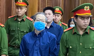Bị cáo Nguyễn Minh Quân tại phiên tòa sáng nay 1/12.