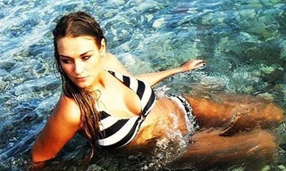 'Mát lạnh' cùng Hoa hậu xế độ