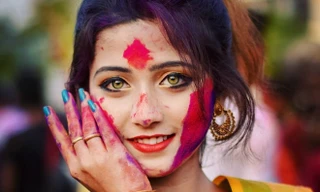 Thiếu nữ Ấn Độ có màu mắt hiếm đổi đời sau một đêm