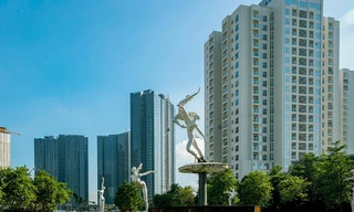 Người thu nhập cao thường có xu hướng chọn các căn hộ cao cấp ở những khu đất vàng của Thủ đô.