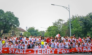 Sự kiện Chạy vì cộng đồng - Terry Fox Run 2019 tại Hà Nội thu hút đông đảo người dân thủ đô tham dự.