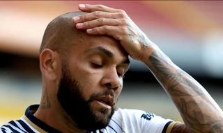 Huyền thoại Barca và Brazil bị bắt vì quấy rối tình dục