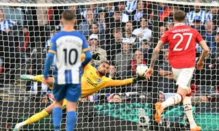 Thắng Brighton 7-6 trên chấm luân lưu, MU hẹn đại chiến Man City ở chung kết FA Cup