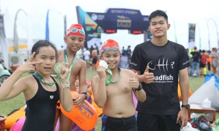 4 VĐV nhí Việt Nam chinh phục giải bơi biển quốc tế lớn nhất thế giới Oceanman