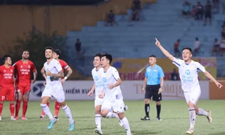 Cản phá penalty xuất sắc, thủ môn Đức Dũng đưa Nam Định vào tứ kết Cúp Quốc gia