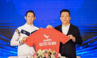 Nguyễn Tiến Minh chắp cánh ước mơ chơi cầu lông cho trẻ em Việt Nam