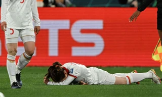 ĐT nữ Việt Nam buồn bã, không trò chuyện sau trận thua Bồ Đào Nha