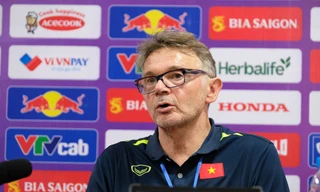 HLV Troussier: 'Có sai sót, nhưng không sao cả, các cầu thủ đã chơi một trận rất tốt'