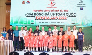 Những tiết lộ thú vị: Duy Mạnh là tiền vệ, Hai Long hậu vệ, Văn Chuẩn không biết bắt gôn