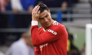 Atletico khăng khăng từ chối, siêu cò Mendes vẫn nài nỉ, xui đuổi người để lấy chỗ cho Ronaldo