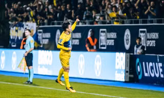 Quang Hải có pha kiến tạo đầu tiên trên đất Pháp, giúp Pau FC thênh thang tiến bước ở Cúp Quốc gia